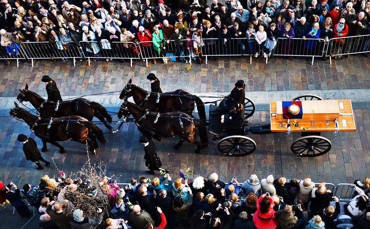 Thousands pay tribute to King Richard III, 530 years after death on ...